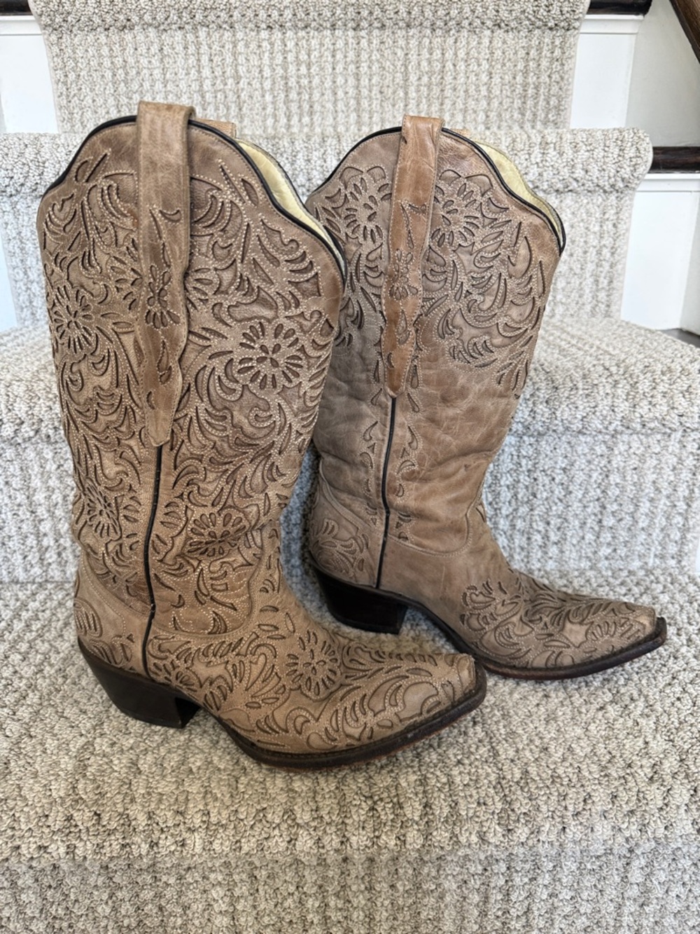 Corral Women’s Embroidered lace inlay Western Cowboy Boots